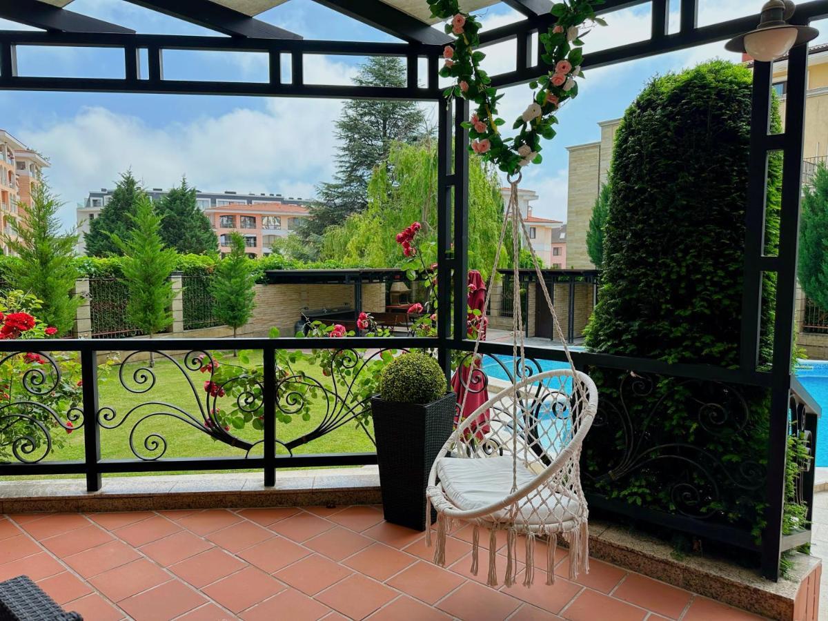 Family Hotel Paradise 산콘스탄틴앤헬레나 외부 사진