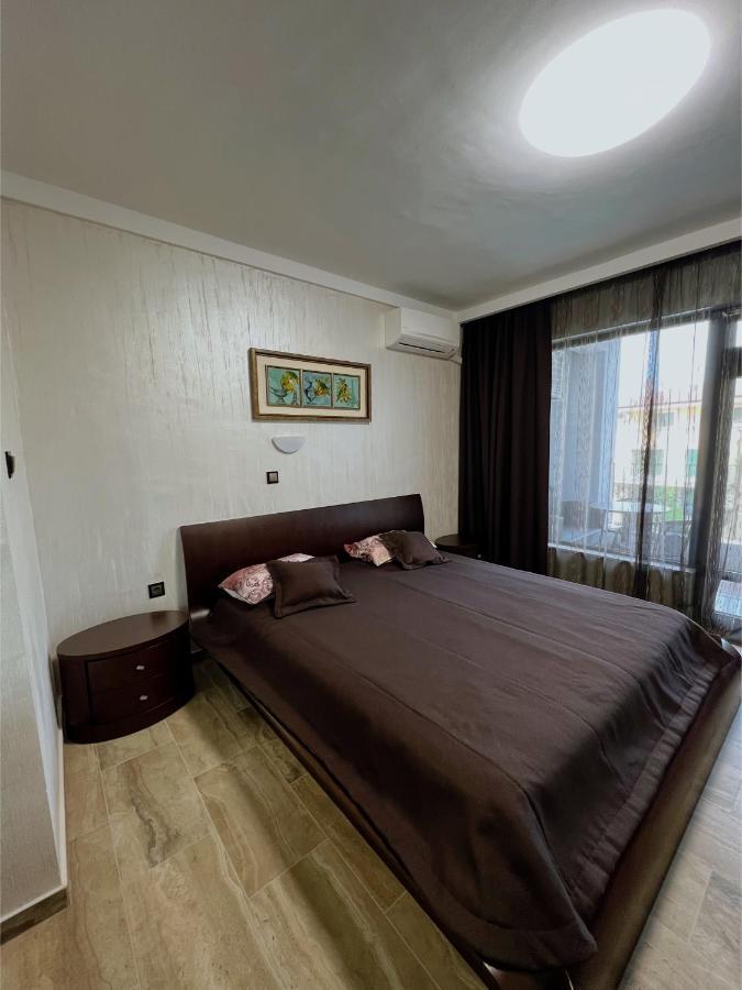 Family Hotel Paradise 산콘스탄틴앤헬레나 외부 사진
