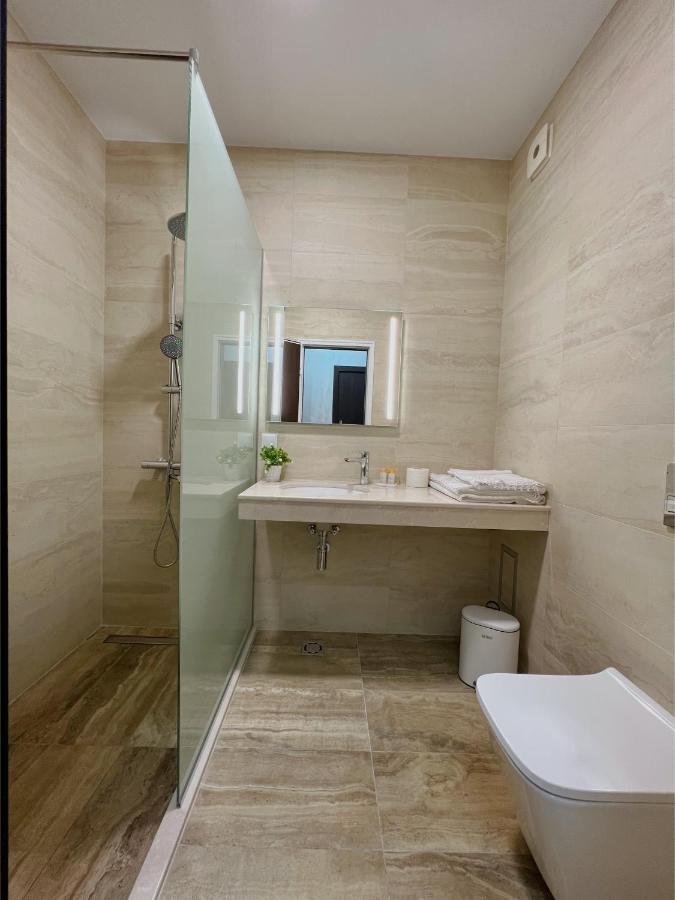 Family Hotel Paradise 산콘스탄틴앤헬레나 외부 사진